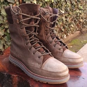 COLE HAAN Lockridge Double Collar Waterproof Lace -Up Boots Size 8 B